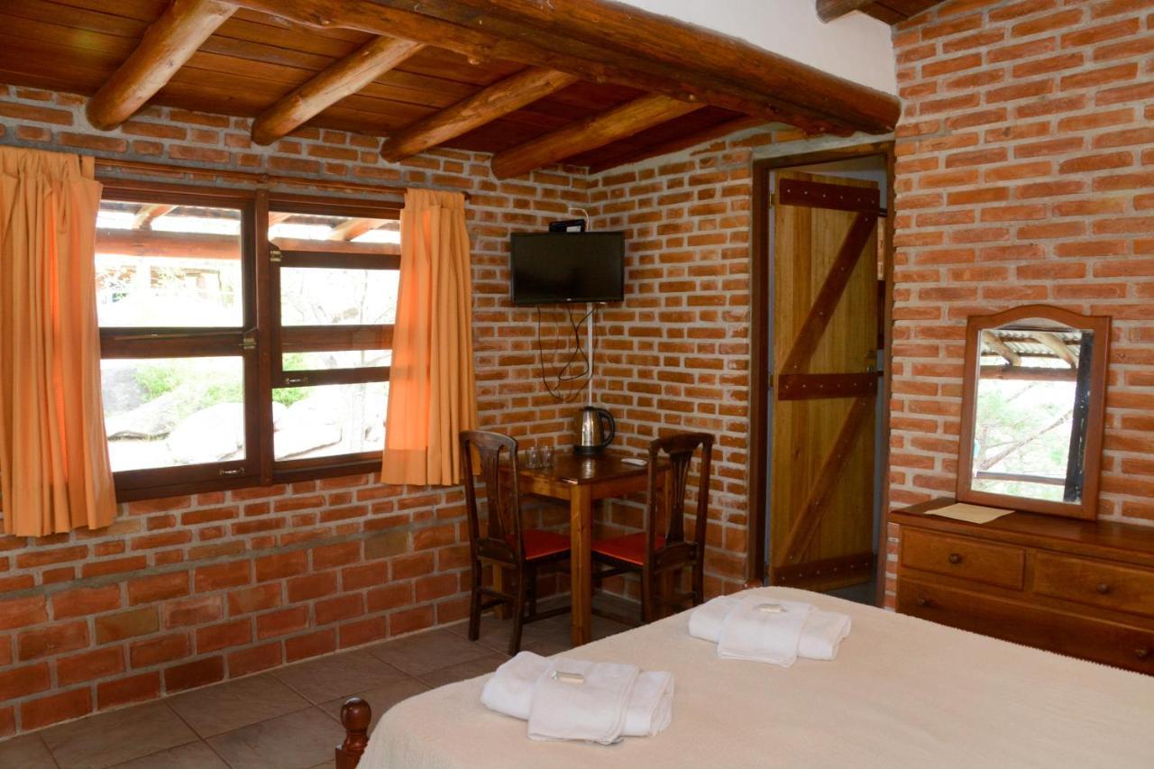 La Toma Complejo De Montana - Cabanas Y Habitaciones En Hosteria Mina Clavero Exterior photo